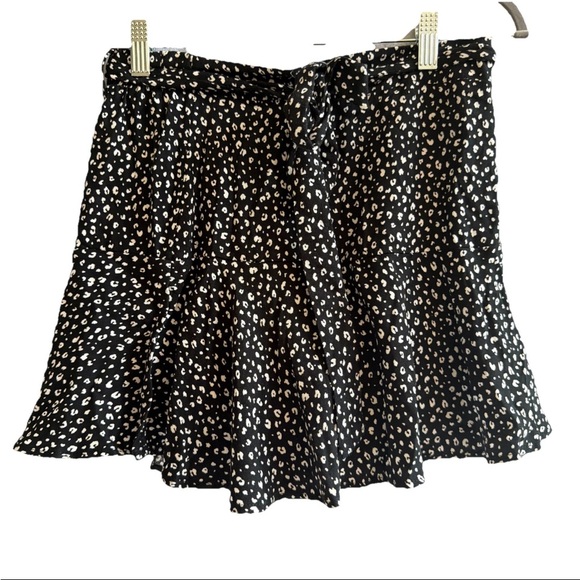 URBAN Romantics Dresses & Skirts - URBAN Romantics Black and White Splash Polka Dot Mini A-Line Flare Skort size XS